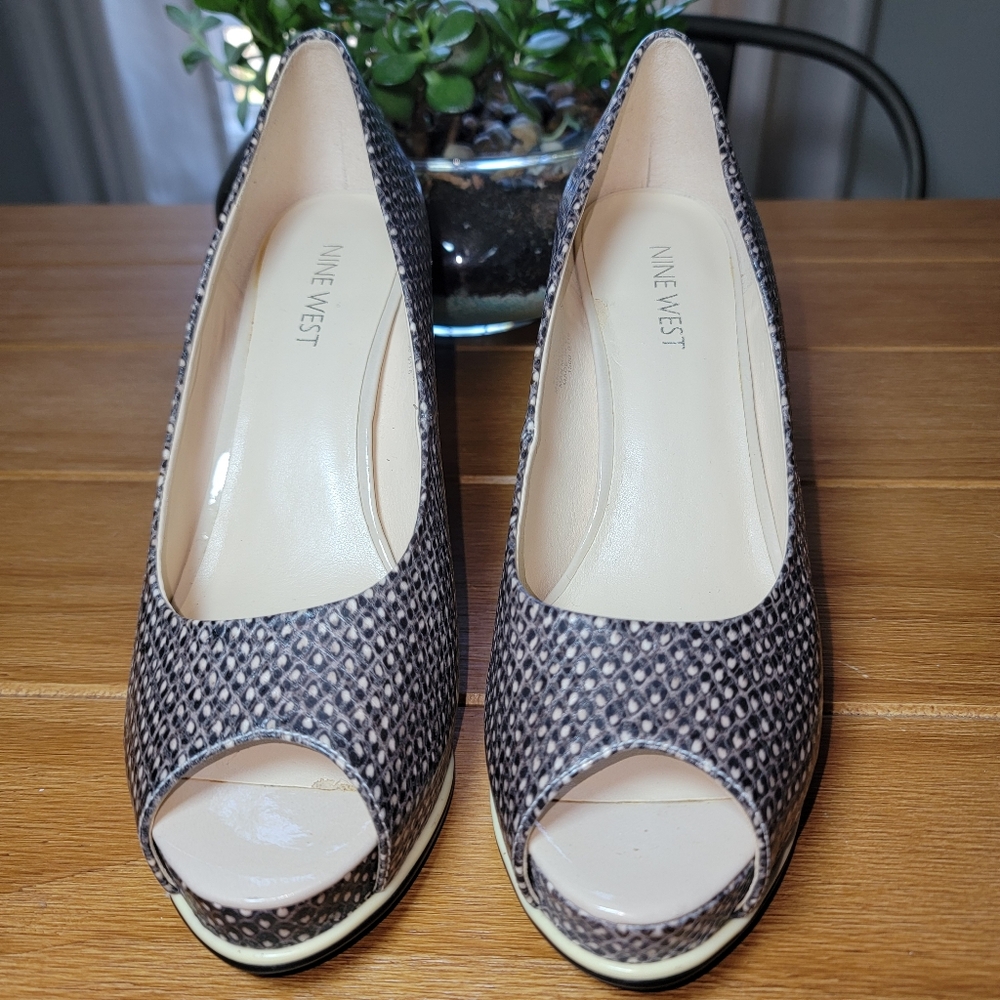 Nine West "Chantilly" Pumps - Size 8‎ - Picture 2 of 8